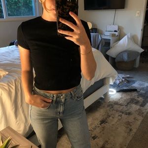 TOP-SHOP BLACK TEE🤍